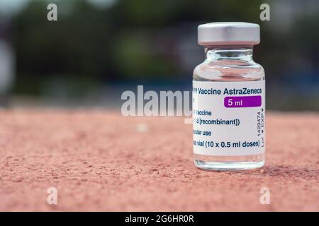 Montreal, CA -25 giugno 2021: Flaconcino di vaccino AstraZeneca Covid-19 Foto Stock