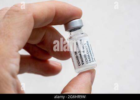 Montreal, CA - 25 giugno 2021: Fiala di vaccino Janssen Covid-19 Foto Stock