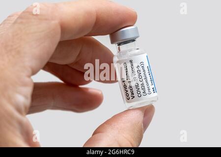 Montreal, CA - 25 giugno 2021: Fiala di vaccino Janssen Covid-19 Foto Stock