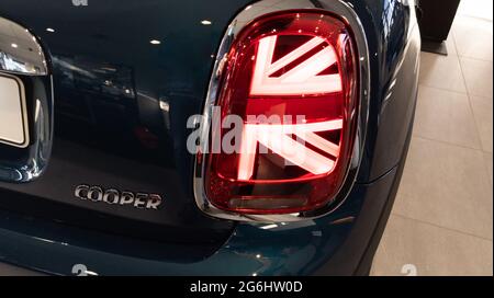Bordeaux , Aquitaine Francia - 01 10 2021 : Mini Cooper auto posteriore grande gran bretagna Union jack vista dettaglio corsa Foto Stock