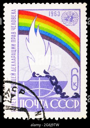 MOSCA, RUSSIA - 21 MARZO 2020: Francobollo stampato in Unione Sovietica dedicato al 15 ° anniversario della Dichiarazione dei diritti umani, serie, circa 1963 Foto Stock