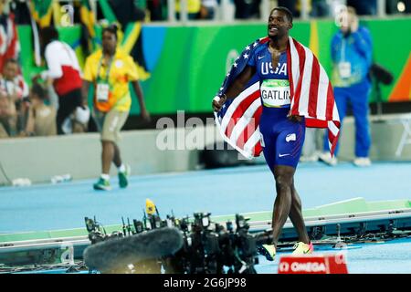 Justin Gatlin si è sprinter ai Giochi Olimpici di Rio 2016. L'atleta statunitense vince la medaglia d'argento 100m di gara, pista e campo Foto Stock