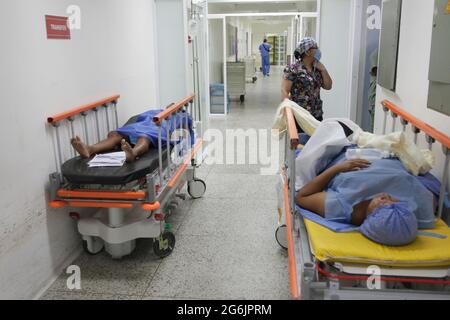 Maracaibo-Venezuela-19-06-2015- maternità Castillo Plaza in donne incinte aspettano il loro turno per il parto di un neonato in ospedale. Foto: José Bula Foto Stock