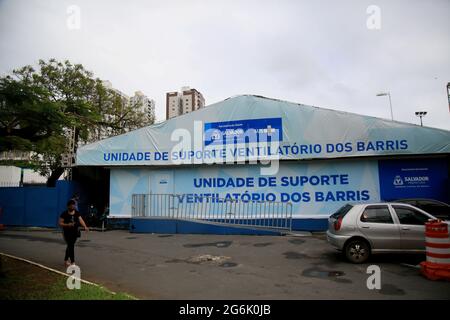 salvador, bahia, brasile - 6 luglio 2021: Unità di supporto ventilatorio per le persone infettate dal virus della corona nella città di Salvador. *** Captio locale Foto Stock