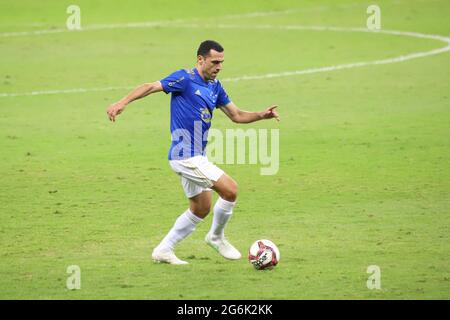 Belo Horizonte, Brasile. 06 luglio 2021. Romulo durante Cruzeiro x Coritiba, una partita valida per il Campeonato Brasileiro, serie B, tenuto a Estádio do Mineirão, in Belo Horizonte, MG. Credit: Doug Patrício/FotoArena/Alamy Live News Foto Stock