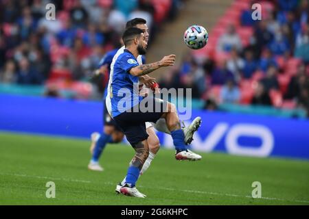 Londra, Inghilterra. 06/07/2021, Lorenzo Insigne (Italia)Cesar Azpilicueta (Spagna) durante il Campionato europeo UEFA '2020 Semifinali match tra Italia 5-3 Spagna al Wembley Stadium il 06 luglio 2021 a Londra, Inghilterra. Credit: Maurizio Borsari/AFLO/Alamy Live News Foto Stock
