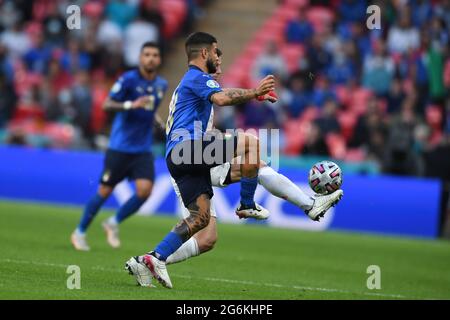 Londra, Inghilterra. 06/07/2021, Lorenzo Insigne (Italia)Cesar Azpilicueta (Spagna) durante il Campionato europeo UEFA '2020 Semifinali match tra Italia 5-3 Spagna al Wembley Stadium il 06 luglio 2021 a Londra, Inghilterra. Credit: Maurizio Borsari/AFLO/Alamy Live News Foto Stock