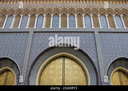 Architettura moresca al Palais Royale di Fes, Marocco Foto Stock