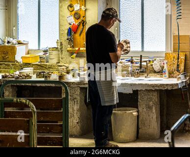 Marolin Manufacture fondata da Richard Mahr produce figurine Papier-Mache finemente dettagliate a Steinach, Germania Foto Stock