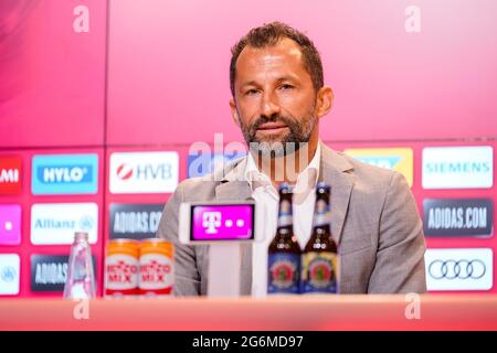 Monaco Germania 7 luglio 2021, calcio: FC Bayern Monaco presenta il team manager Julian Nagelsmann; il direttore sportivo Hasan Salihamidzic FC Bayern München via Mirafoto Foto Stock