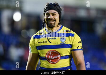 Warrington, Inghilterra - 5 luglio 2021 - Sitaleki Akauola (20) di Warrington Wolves durante la Rugby League Betfred Super League Warrington Wolves vs Leeds Rhinos allo stadio Halliwell Jones, Warrington, Regno Unito Dean Williams/Alamy Live Foto Stock