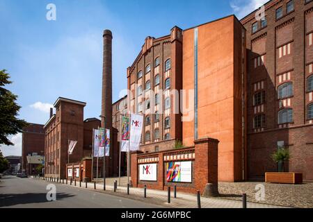 Il Museo MKM Kueppersmuehle nel porto interno di Duisburg, Nord Reno-Westfalia, Germania. Si tratta di un ex edificio di stoccaggio. Das MKM Museo Kueppers Foto Stock