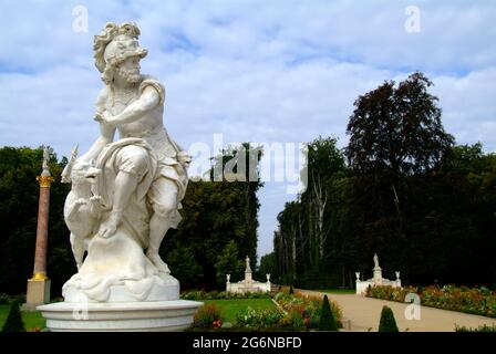 La statua di Marte nel Parco Sanssouci, Potsdam Foto Stock