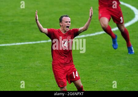 Il danese Mikkel Damsgaard celebra il primo gol della partita durante la partita semifinale UEFA Euro 2020 al Wembley Stadium di Londra. Data immagine: Mercoledì 7 luglio 2021. Foto Stock