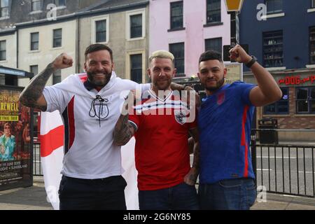 Newcastle upon Tyne, Regno Unito, 7th luglio 2021, Inghilterra Fans, Euro 2020 Football tournament Fever grip Inghilterra Fans a Newcastle upon Tyne, Inghilterra play Danimarca in Euro 2020 semifinale, Credit: DEW/Alamy Live News Foto Stock