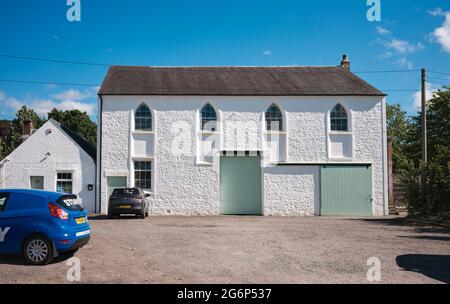 Edificio della comunità pulito e dipinto di bianco a Moffat Foto Stock