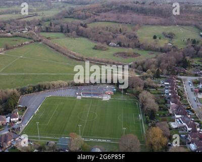 Tiro aereo del campo della Horsham YMCA Football Club a Gorings Mead. Foto Stock