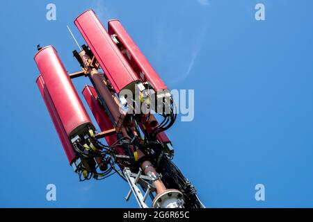 Antenna per telefono cellulare e Internet Foto Stock