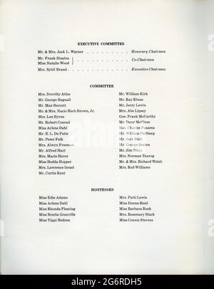 Nomi del Comitato e Hostess elencati nel programma per gli ospiti al Premiere e Supper Party per il Motion Picture Relief Fund presso l'International Ballroom del Beverly Hilton Hotel mercoledì 28 ottobre 1964 a seguito della premiere di Hollywood di AUDREY HEPBURN e REX HARRISON nel MIO FAIR LADY 1964 regista GEORGE CUKOR dal musical di Broadway adattato dalla riproduzione Pygmalion di George Bernard Shaw sceneggiatura libro e testi Alan Jay Lerner musica Frederick Loewe produzione design e costumi Cecil Beaton produttore Jack L.Warner Warner Bros. Foto Stock