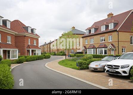 Case di lusso recentemente completate a Berkeley Home's Trent Park sviluppo a Enfield, a nord di Londra, Regno Unito. Le case qui sono priced a fino a £2m (2021) Foto Stock