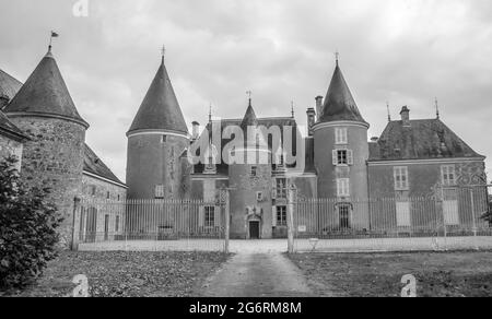 magnifico antico castello in bianco e nero Foto Stock