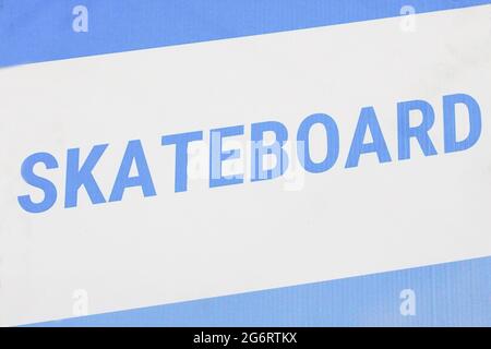 Etichetta con skateboard - un equiment sportivo per lo Skateboarding. Si tratta di uno sport d'azione che prevede l'utilizzo di una skateboard, la guida e l'esecuzione di trucchi, Foto Stock