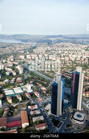 Istanbul, Turchia - 04-12-2013::Istanbul vista dalla terrazza della torre zaffiro Foto Stock