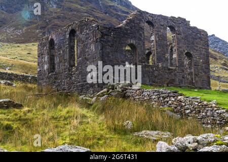 La cappella Rhosydd del minatore di ardesia nella valle sospesa. Bleneau Festiniog, Snowdonia, Galles del Nord. Foto Stock