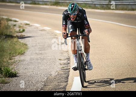 Il tedesco Nils Politt di Bora-Hansgrohe ha ritratto in azione durante la tappa 12 della 108a edizione della corsa ciclistica Tour de France, a 159,4 km da Saint-P. Foto Stock