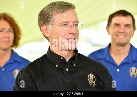 L'astronauta della NASA e l'attuale responsabile del programma Boeing, Chris Ferguson, parlano durante una celebrazione che celebra il decimo anniversario della missione spaziale finale, STS 135, presso il Centro visitatori del Kennedy Space Center giovedì 8 luglio 2021. Ferguson comandò Shuttle Atlantis durante il suo viaggio finale. Foto di Joe Marino/UPI Credit: UPI/Alamy Live News Foto Stock