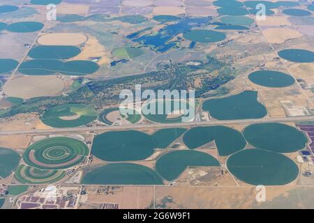 Aereo aereo una vista in campi di irrigazione cerchiati vicino Pearce, Arizona, USA Foto Stock