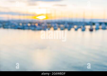 Abstract intenzionale blur per uso concettuale o di fondo a Napier Waterfront, Westshore, Ahuriri, marina al tramonto. Foto Stock