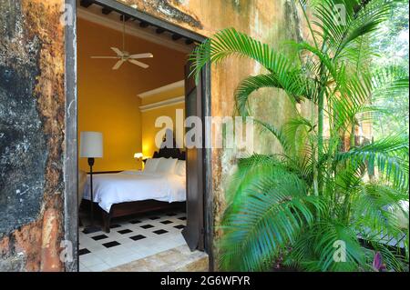 MESSICO. STATO DI CAMPECHE. L'HACIENDA UAYAMON, COSTRUITA NEL XVIIE SECOLO ERA UNA VECCHIA PIANTAGIONE DI SISAL. E' ORA UN HOTEL DI DODICI CAMERE E SUITE Foto Stock