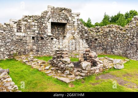 Interno del castello di Loch Doon. Il castello è mantenuto dalla storica Scozia. Costruito nel 13 ° secolo su un'isola in Loch Doon da Bruce, conte di auto Foto Stock