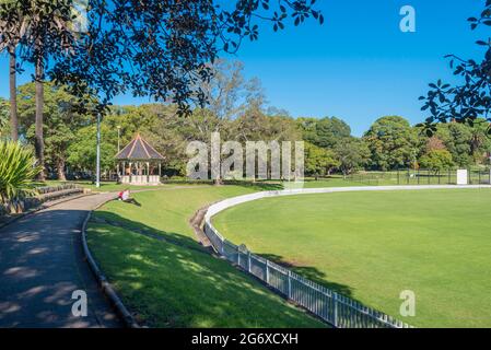 Il Petersham Park e l'ovale nell'Inner West di Sydney sono stati ripresi nel 1887 e un ovale di cricket è stato messo a punto nel 1891. Una bandstand rotunda fu costruita nel 1902 Foto Stock