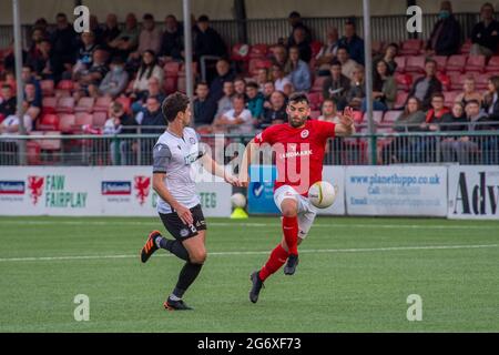 Oswestry, Inghilterra 08 luglio 2021. UEFA Europa Conference League prima partita di qualificazione tra Bala Town e Larne. Foto Stock