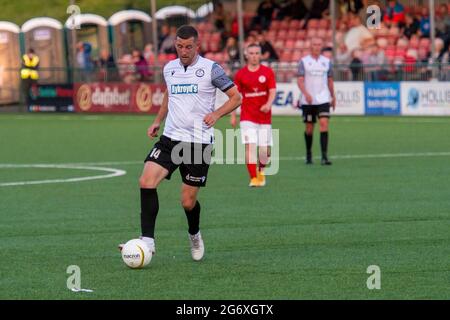 Oswestry, Inghilterra 08 luglio 2021. UEFA Europa Conference League prima partita di qualificazione tra Bala Town e Larne. Foto Stock