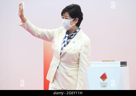 Tokyo, Giappone. 09 luglio 2021. Il Governo Metropolitano di Tokyo ha tenuto una cerimonia per svelare la Lanterna Olimpica di fiamma nel Parco Olimpico di Komazawa. Il governatore di Tokyo Yuriko Koike ha partecipato alla cerimonia il 9 luglio 2021 a Tokyo, Giappone. (Foto di Kazuki Oishi/Sipa USA) Credit: Sipa USA/Alamy Live News Foto Stock