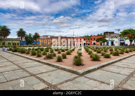 Oaxaca de Juarez, Messico - 15 maggio 2014: Vista di una piazza nel centro della città di Oaxaca de Juarez, Messico. Foto Stock