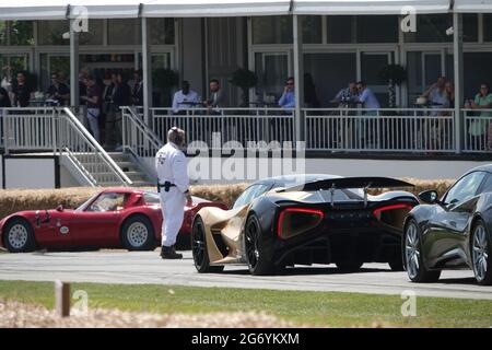 Goodwood House, Chichester, West Sussex, Regno Unito, 9 luglio 2021 - Scene dell'iconico Goodwood Festival of Speed - che quest'anno è stato un 'Covid-19' evento di prova per consentire alle folle di tornare in massa agli eventi sportivi Foto Stock