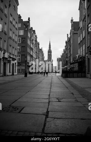 Ulica Dluga, di fronte al Municipio, Gdańsk, Polonia Foto Stock