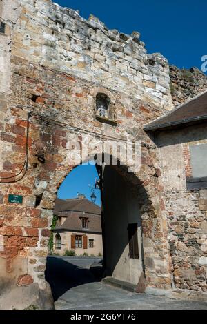 Herisson etichettato piccola città di carattere. La porta del fiume. Allier. Auvergne Rodano Alpi. Francia Foto Stock