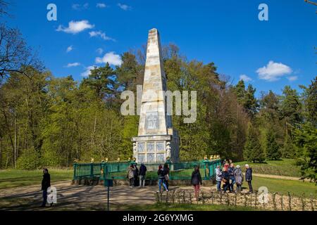 obelisco, parco, Castello di Rheinsberg, Brandeburgo, Germania Foto Stock