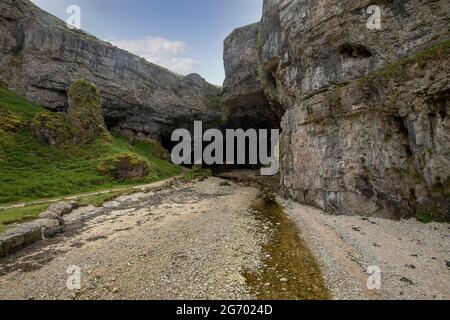 Le suggestive Smoo Caves vicino Durness nelle Highlands scozzesi, Regno Unito Foto Stock