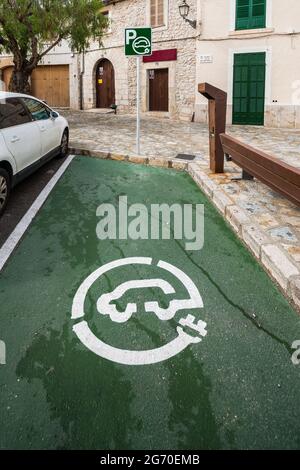 parcheggio per auto elettriche Foto Stock