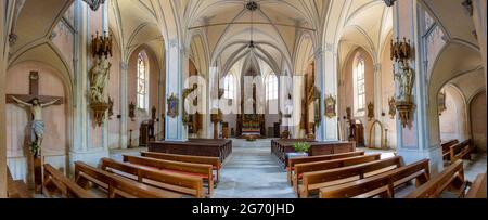 ZAKUPY, CZECHIA, GIUGNO 20 2021, l'interno della Chiesa dei Santi Fabian e Sebastian, stile neo-gotico. Foto Stock