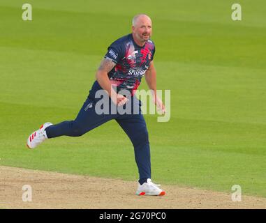 Londra, Regno Unito. 09 luglio 2021. 9 luglio 2021. Londra, UK. Come Surrey prende Kent nella partita di cricket Vitality T20 Blast al Kia Oval. David Rowe/Alamy Live News. Credit: David Rowe/Alamy Live News Foto Stock