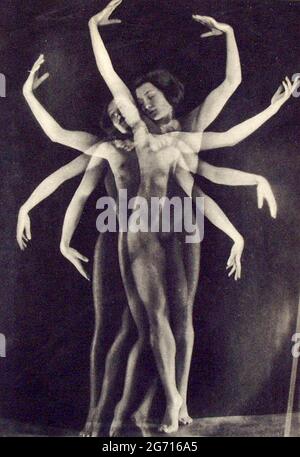 Else Ernestine Neuländer - Yva - Fotografia intitolata Dancer - 1933 Foto Stock