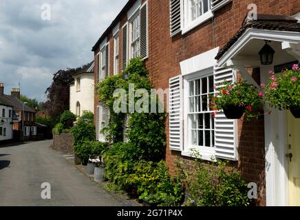 Main Street, Shenstone, Staffordshire, Inghilterra, Regno Unito Foto Stock