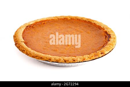 Torta di patate dolci isolata su sfondo bianco Foto Stock